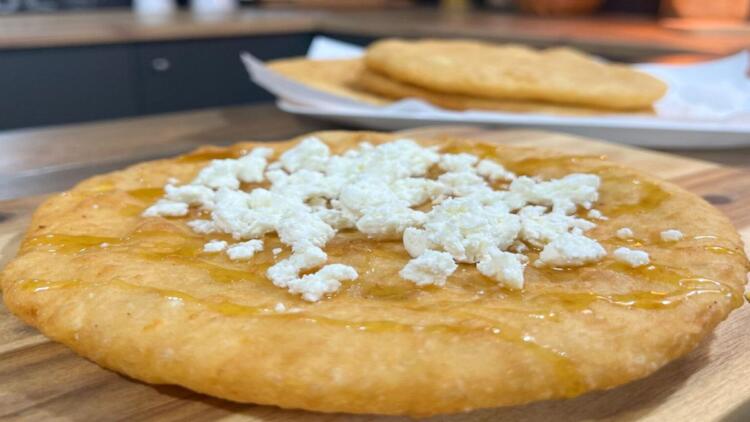 Συνταγή για τηγανόψωμα με 5 υλικά