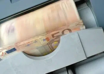 ΕΚΤΑΚΤΟ: Μόνιμο μπόνους σε συντάξεις, αυξήσεις σε μισθούς