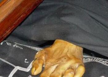 Άφθαρτο σώμα 1566 ετών! Όσιος Πατάπιος – Λουτράκι (ΒΙΝΤΕΟ)