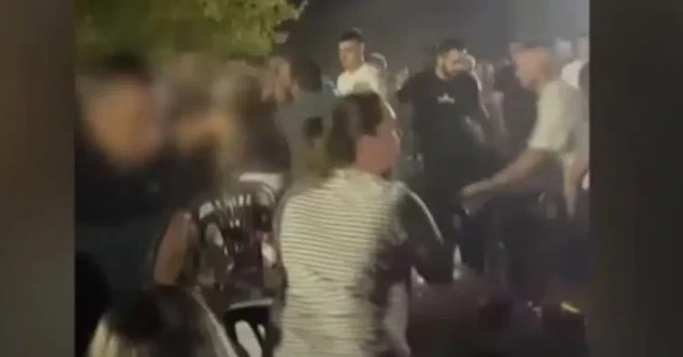 Χαμός σε πανηγύρι με τη Γωγώ Τσαμπά – Έπεσε ξύλο μετά μουσικής