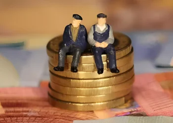 Γεμίζουν… τσέπες και πορτοφόλια οι συνταξιούχοι το Νοέμβρη: Έρχονται ούτε 1 ούτε 2 αλλά 11 επιδόματα – Ποιοι τα παίρνουν