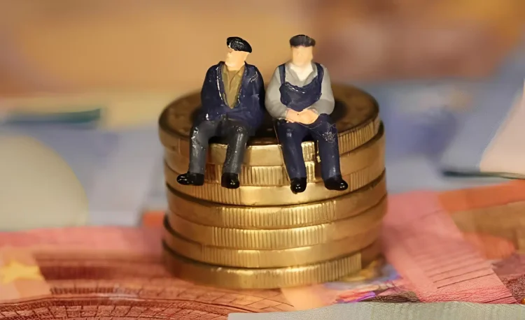 Γεμίζουν… τσέπες και πορτοφόλια οι συνταξιούχοι το Νοέμβρη: Έρχονται ούτε 1 ούτε 2 αλλά 11 επιδόματα – Ποιοι τα παίρνουν