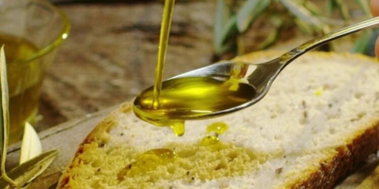 Έτρωγε καθημερινά μια φέτα ψωμί βουτηγμένη σε ελαιόλαδο – Ένα μήνα μετά…
