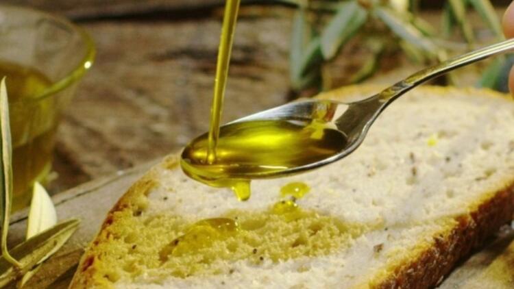 Έτρωγε καθημερινά μια φέτα ψωμί βουτηγμένη σε ελαιόλαδο – Ένα μήνα μετά…