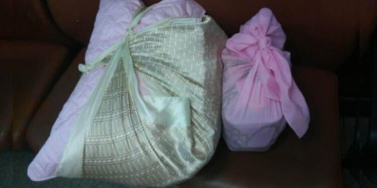 Αυτή η γιαγιά περιπλανιόταν στους δρόμους λέγοντας ότι η κόρη της έχει γεννήσει – Κανείς δεν φανταζόταν ότι…