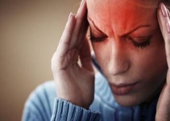 Ημικρανία: Όσα πρέπει να ξέρεις – Τύποι, αίτια, συμπτώματα και θεραπεία