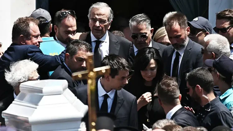 Ακούστε το τελευταίο αντίο του Αντώνη Σαμαρά στην κόρη του: «Ευχαριστώ τον Θεό που μας έδωσε αυτό το δώρο έστω για 34 χρόνια»