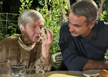 Έγινε 99 ετών η Ελένη Γλύκατζη Αρβελέρ – Στα γενέθλιά της ο Κυριάκος Μητσοτάκης