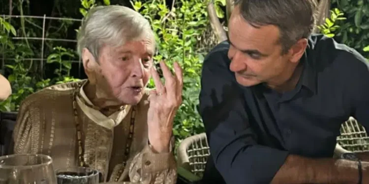 Έγινε 99 ετών η Ελένη Γλύκατζη Αρβελέρ – Στα γενέθλιά της ο Κυριάκος Μητσοτάκης