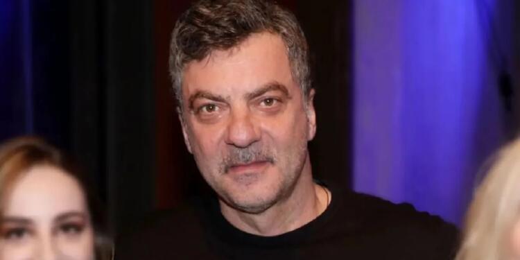 Πολύ δύσκολες ώρες για τον Στάθη Μαντζώρο: Διασωληνωμένος με εγκεφαλικό ο ηθοποιός