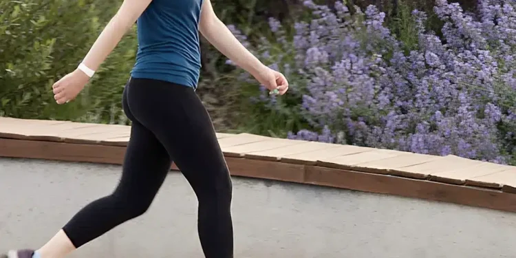 Χάστε βάρος με περπάτημα: Ένας γυμναστής αποκαλύπτει τα ακριβή χιλιόμετρα που πρέπει να κάνετε καθημερινά