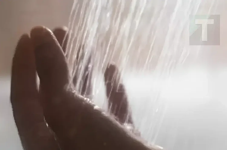 Ένα πρώιμο σημάδι της νόσου Αλτσχάιμερ μπορεί να γίνει αντιληπτό κατά τη διάρκεια ενός ντους: τι πρέπει να προσέξετε;