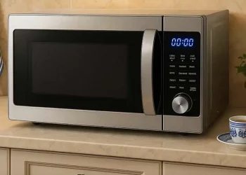 Επτά χρήσεις του φούρνου μικροκυμάτων που σίγουρα δεν τις γνώριζες και θα σου λύσουν τα χέρια