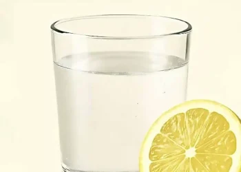 Νερό με μαγειρική σόδα και λεμόνι: Πώς να το ετοιμάσετε σωστά και ποια δοσολογία να χρησιμοποιήσετε