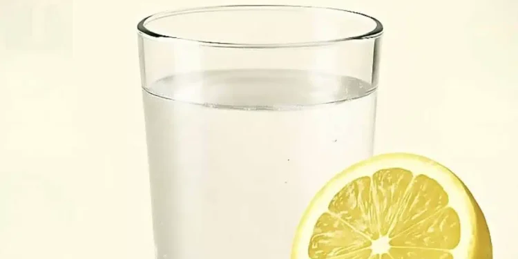 Νερό με μαγειρική σόδα και λεμόνι: Πώς να το ετοιμάσετε σωστά και ποια δοσολογία να χρησιμοποιήσετε