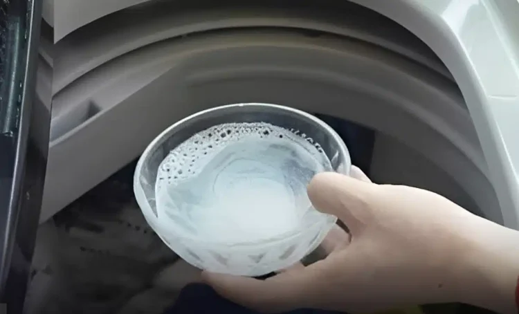 Πώς να πλένετε τα ρούχα σας καθαρά και οικονομικά