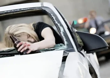 Νέος ΚΟΚ: Ήπιες και οδηγείς; Φυλάκιση έως και 20 χρόνια – Να σκεφτούμε καλά το «ένα ποτηράκι παραπάνω»