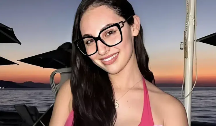 Η Κλαυδία ανέβασε την πρώτη φωτογραφία για φέτος με μαγιό κι έχει κοpμάρα