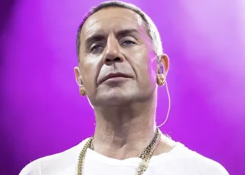 Γιώργος Μαζωνάκης: Με εισαγγελική εντολή στο ψυχιατρείο ο αγαπημένος τραγουδιστής