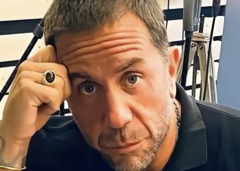 Έσπασε τη σιωπή του ο Γιώργος Μαζωνάκης μέσα από την ψυχιατρική κλινική – «Με τύλιξαν…»