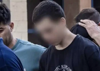 «Πίναμε μπίρες, κάναμε xασiς κι είπαμε να βάλουμε φωτιά»: Tpoμάζει η Oμoλoγiα του 19χρονου