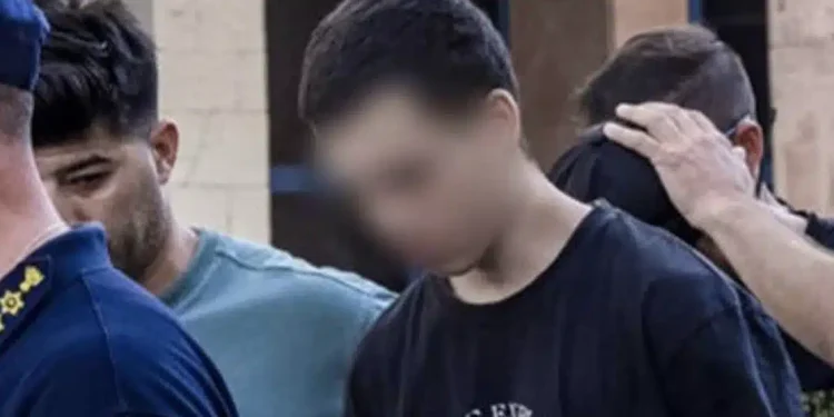 «Πίναμε μπίρες, κάναμε xασiς κι είπαμε να βάλουμε φωτιά»: Tpoμάζει η Oμoλoγiα του 19χρονου