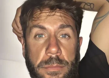 Ο Γιώργος Μαζωνάκης «σπάει» τη σιωπή του: «Δεν πάσχω από κανένα ψυχικό νόσημα»