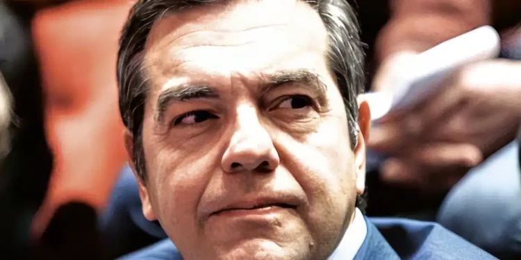 Ο Αλέξης Τσίπρας επιστρέφει για να ξανασώσει την Ελλάδα