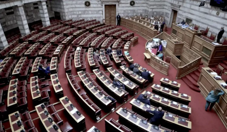 Σάλος για το επίδομα «βαρέων και ανθυγιεινών» στους υπαλλήλους της Βουλής