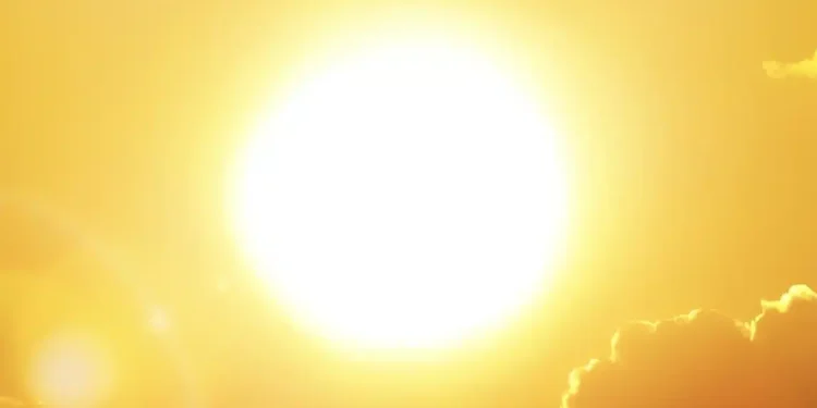 Καιρός: Έρχεται ο τελευταίος καύσωνας του καλοκαιριού – Πότε και πού θα φθάσει τους 42°C