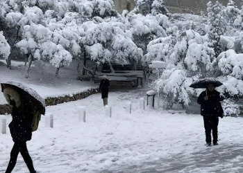 Μερομήνια: Χριστούγεννα και Πρωτοχρονιά με χιόνια ακόμη και μέσα στην Αθήνα