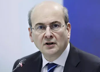 Χατζηδάκης: «Η μείωση των άμεσων φόρων θα φανεί κατευθείαν στην τσέπη των Ελλήνων»