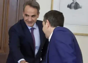 Δημοσκόπηση Interview: Κοντά στον Μητσοτάκη ο Τσίπρας στην καταλληλότητα για πρωθυπουργός – Πτώση 4,5 μονάδων για τη ΝΔ