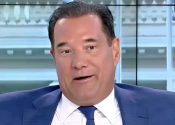 Άδωνις Γεωργιάδης: «Κάηκε η Γαλλία, η Πορτογαλία, η Ισπανία και η Πάτρα… Ο Μητσοτάκης φταίει;»