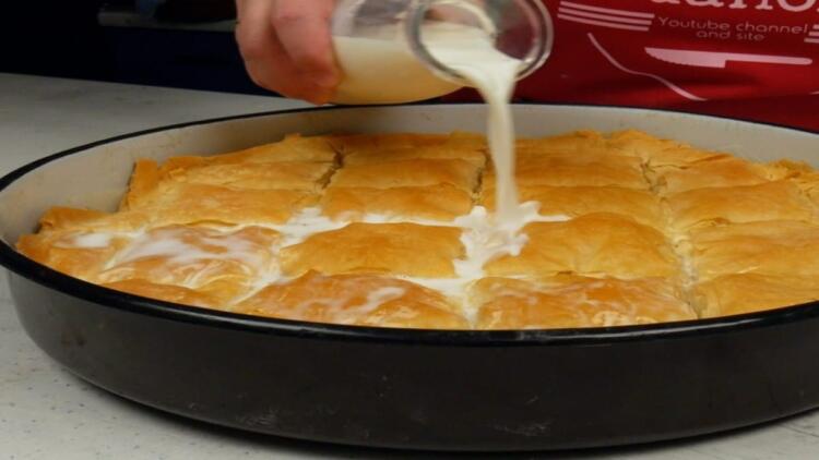 Τυρόπιτα με γάλα: Τραγανή και πεντανόστιμη – Έτοιμη σε 30 λεπτά