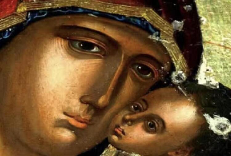 Τον Δεκαπενταύγουστο γίνονται θαύματα: Τα βράδια πριν κοιμηθείς γονάτισε & πες αυτές τις 2 προσευχές στη Παναγία