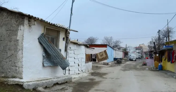 Δυσφορία στην κοινότητα των Ρομά για τη φορολογική μεταρρύθμιση του Κ. Μητσοτάκη – Γιατί εξαιρούνται