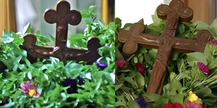 Του Σταυρού σήμερα: Γιατί μοιράζεται στις Εκκλησίες βασιλικός;