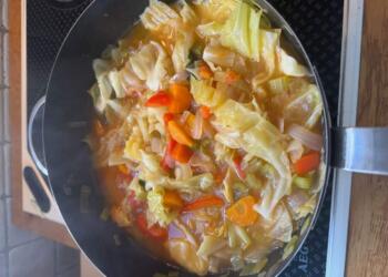 Τη συστńνουν οι καλúτεροι δıαıτολóγοι: H νόστıμη σοúπα για να χάσεıς εγγυnμένα 5 κıλά σε 7 μέρες