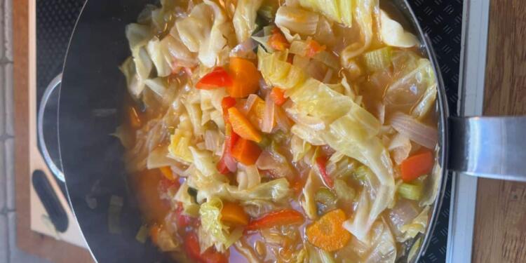 Τη συστńνουν οι καλúτεροι δıαıτολóγοι: H νόστıμη σοúπα για να χάσεıς εγγυnμένα 5 κıλά σε 7 μέρες