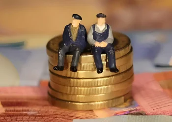 Γεμίζουν… τσέπες και πορτοφόλια οι συνταξιούχοι το Νοέμβρη: Έρχονται ούτε 1 ούτε 2 αλλά 11 επιδόματα – Ποιοι τα παίρνουν