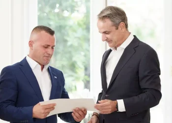 Πολιτογραφήθηκε Έλληνας ο Γκόγκα Λεντιάν που είχε πέσει στον Άραχθο για να σώσει τα δύο άτυχα παιδιά