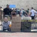 Τέμπη: Πατέρας θύματος σε απεργία πείνας και δίψας στο Σύνταγμα – Ζητά εκταφή του παιδιού του
