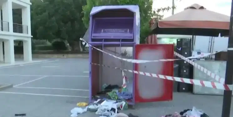 Σοκ στη Γλυφάδα: Νεκρός άνδρας που μπήκε σε κάδο ανακύκλωσης για να πάρει ρούχα