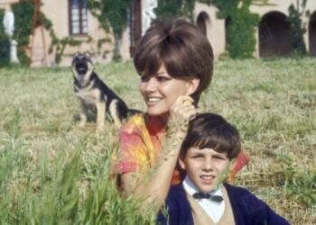 Ο «Γολγοθάς» της Κλαούντια Καρντινάλε: Ο βiασμός στα 17 της χρόνια και ο «κρυφός» γιος που παρουσίασε ως αδερφό της