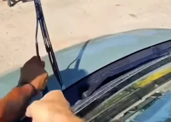 Έρευνα του Λιμενικού με εντολή Κικίλια για την κομπίνα με υαλοκαθαριστήρες στο λιμάνι της Αρκίτσας