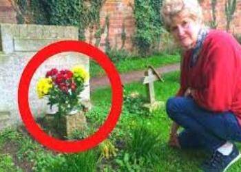 70χρονη επισκέφθηκε τον τάφο του συζύγου της και έμεινε άναυδη από αυτό που αντίκρυσε – Το γράμμα που τη συγκλόνισε