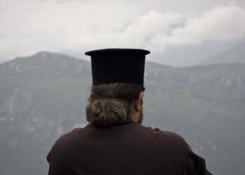 Κληρικός ήταν μεταξύ των μαφιόζων της Κρήτης: Εκβίαζε ιερωμένους για αξιώματα στην εκκλησία – Ποιοι εμπλέκονται