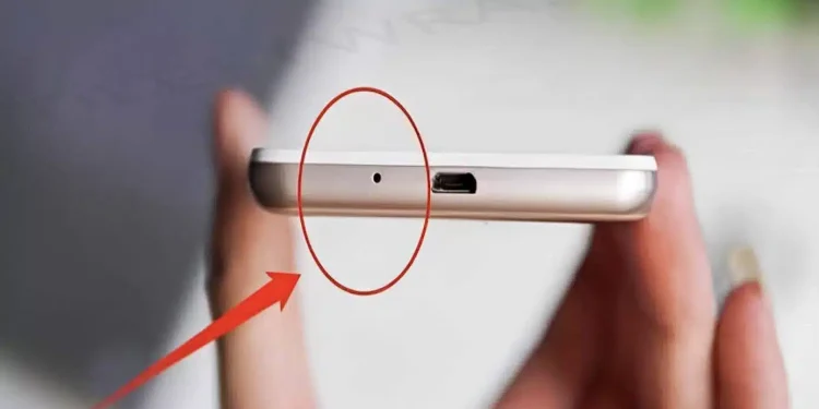 Η μικρή στρογγυλή τρύπα στο τηλέφωνο έχει μια πολύ σημαντική λειτουργία