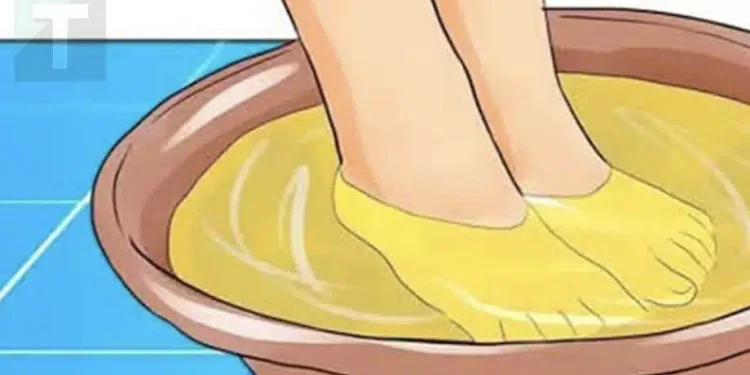 Βουτήξτε τα πόδια σας σε ξίδι μία φορά την εβδομάδα και πείτε αντίο σε αυτά τα 9 προβλήματα